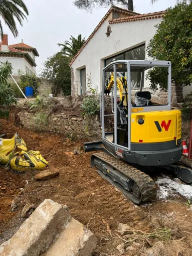 🚜 Terrassement à Bormes-les-Mimosas – Préparez vos projets avec Keny Location de Bennes, Cuers, Keny Location de Benne