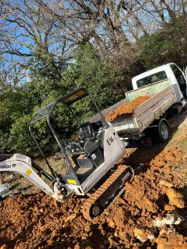 🌧️ Intempéries au Lavandou ? Travaux de terrassement en urgence, Cuers, Keny Location de Benne