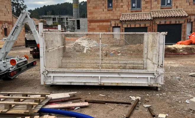 Location de bennes 6 m3 et 12 m3 au Lavandou , Cuers, Keny Location de Benne